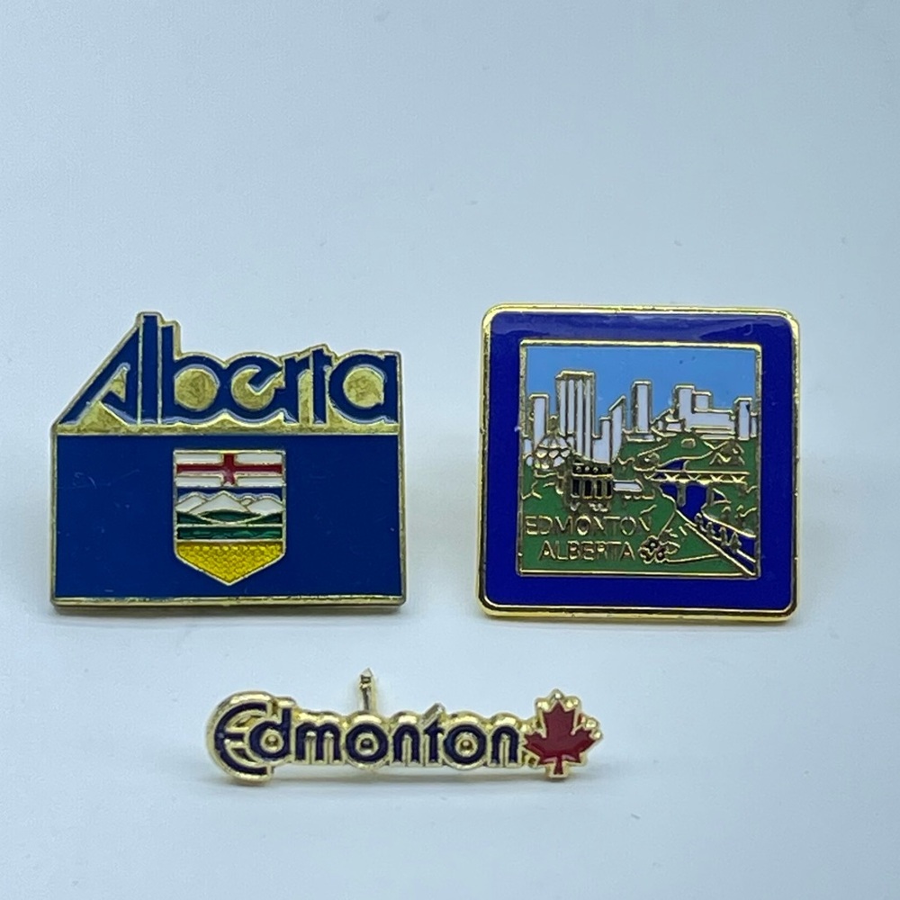Canadian Pins Alberta Canada Flag Vintage Edmonton Travel Souvenir Lapel Vintage